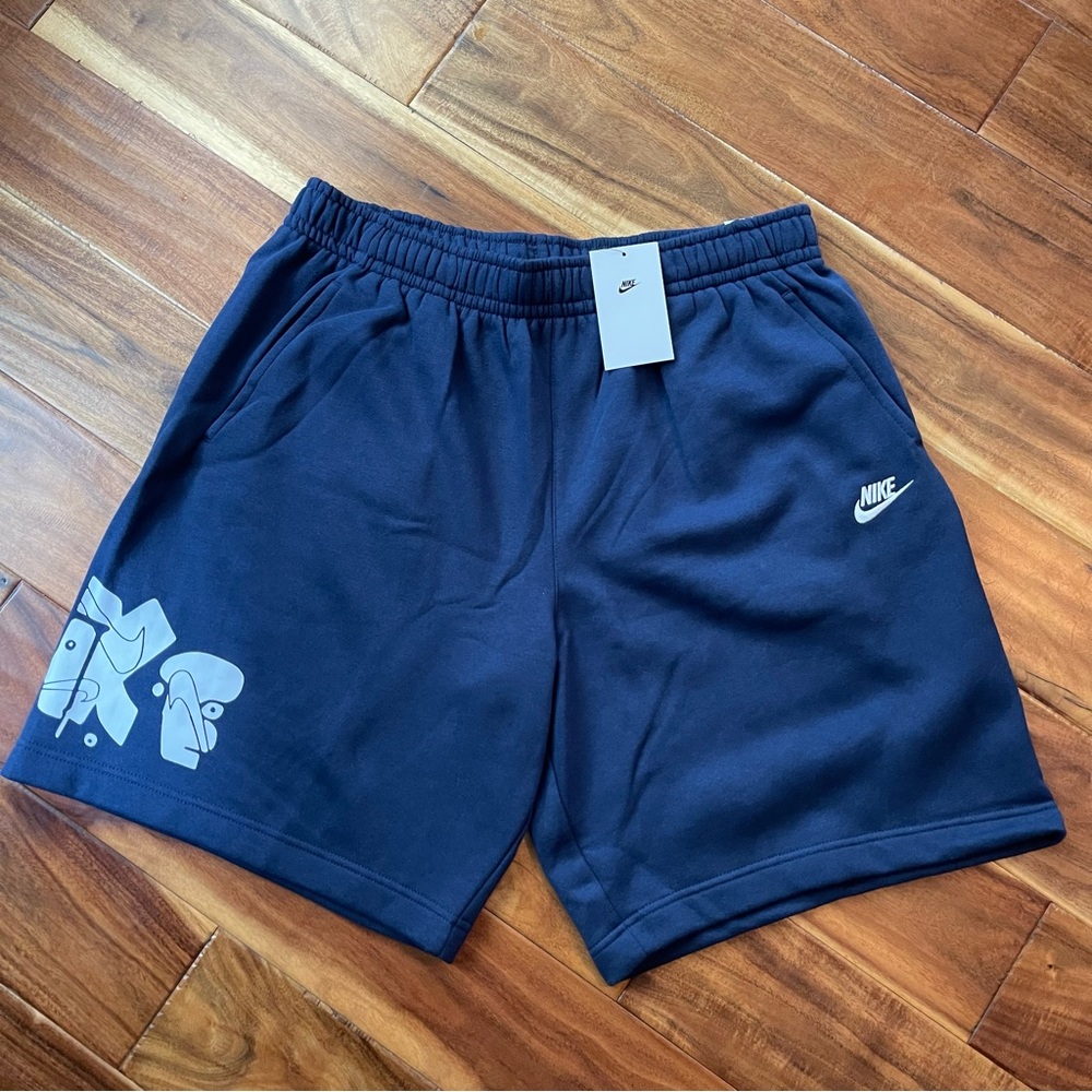 NWT Nike Men's Graphic Club Fleece Shorts - Picture 4 of 13